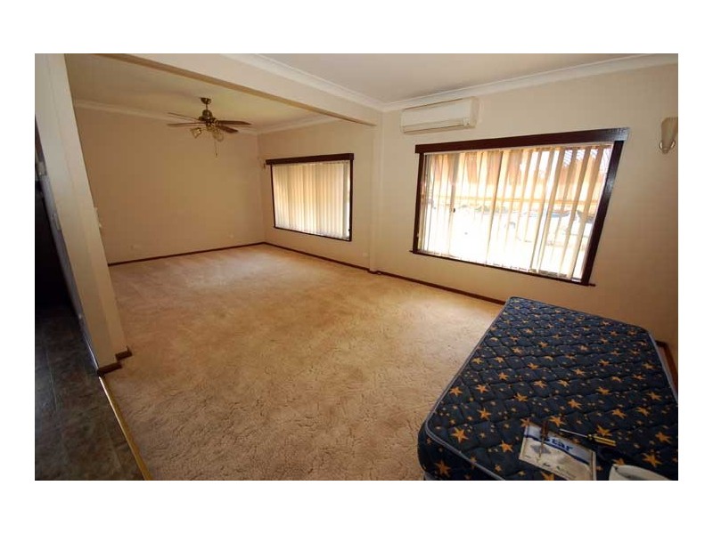 6 Orme St, Boree Creek NSW 2652