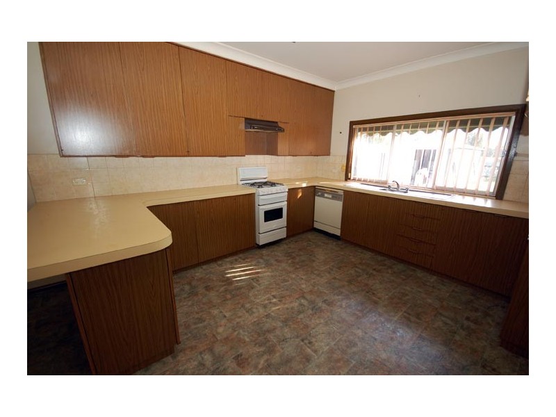 6 Orme St, Boree Creek NSW 2652