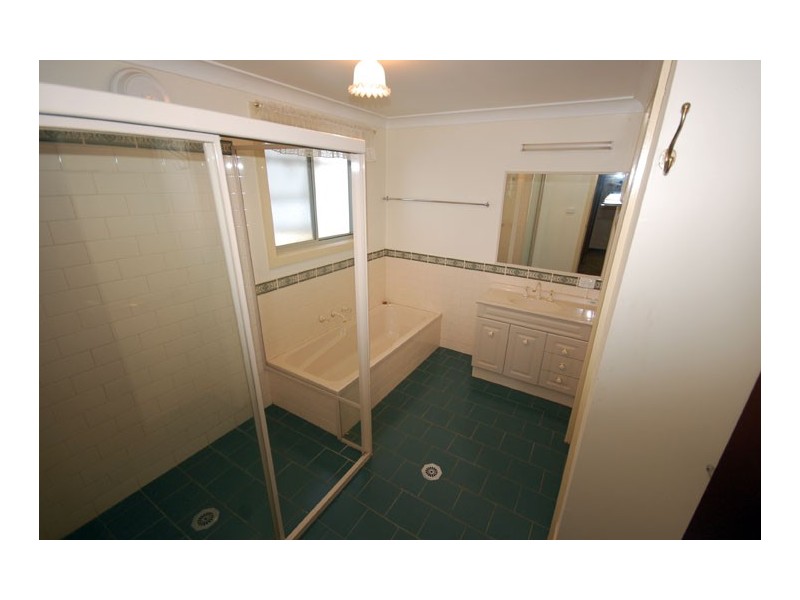 6 Orme St, Boree Creek NSW 2652