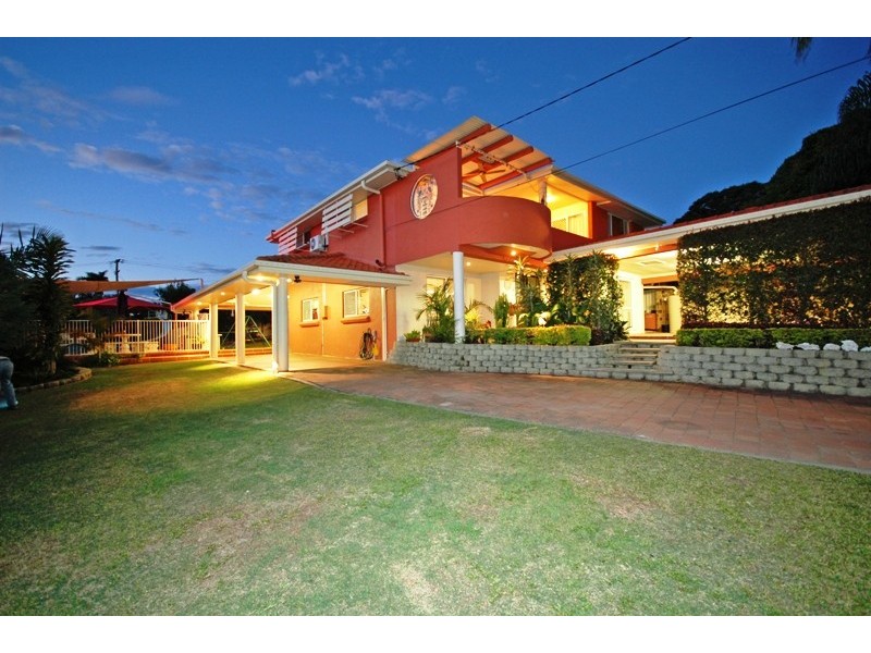 8 Algona Street, Labrador QLD 4215