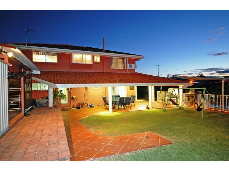 8 Algona Street, Labrador QLD 4215