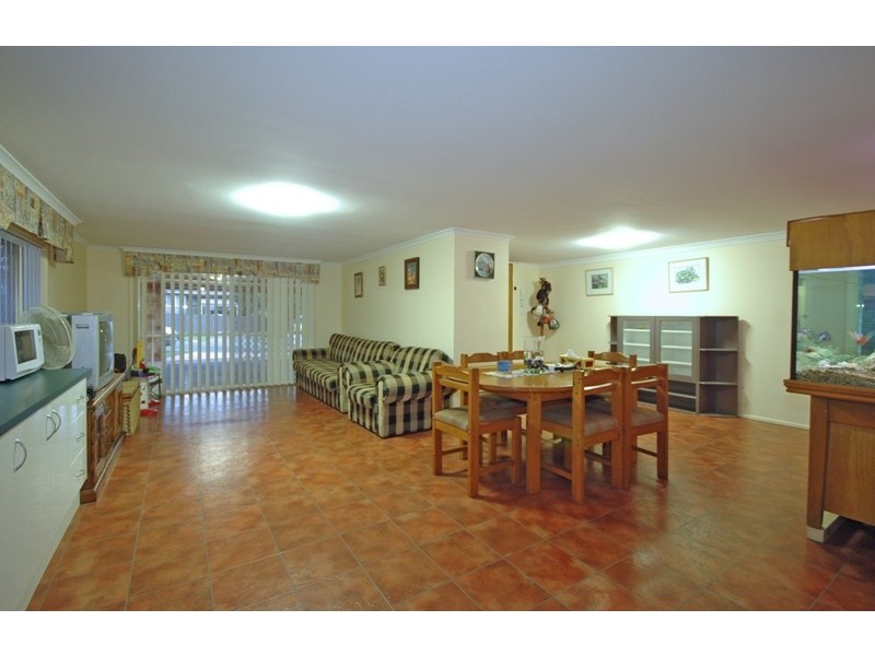 8 Algona Street, Labrador QLD 4215