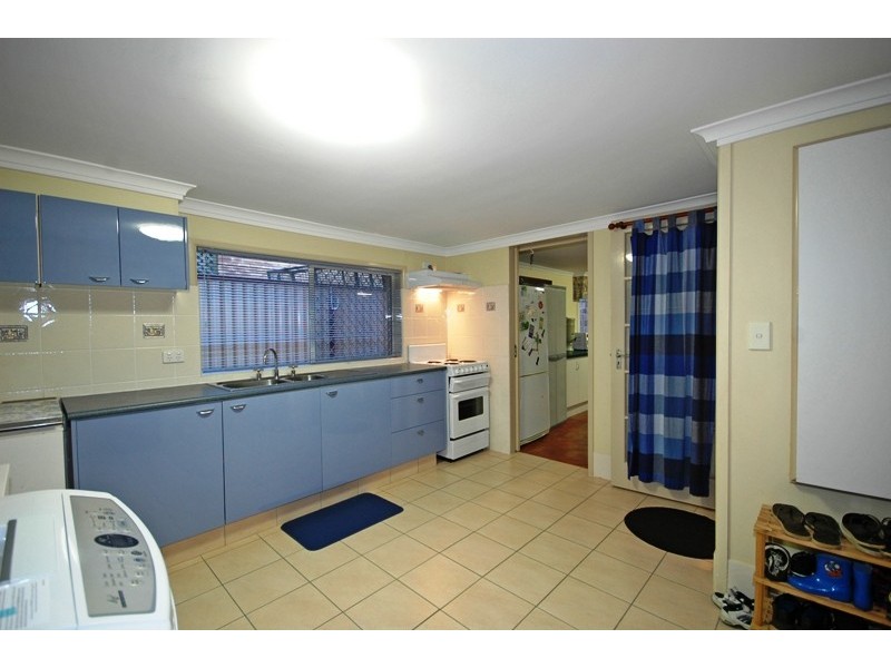 8 Algona Street, Labrador QLD 4215