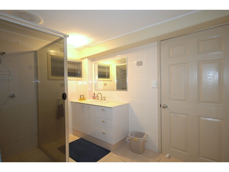 8 Algona Street, Labrador QLD 4215