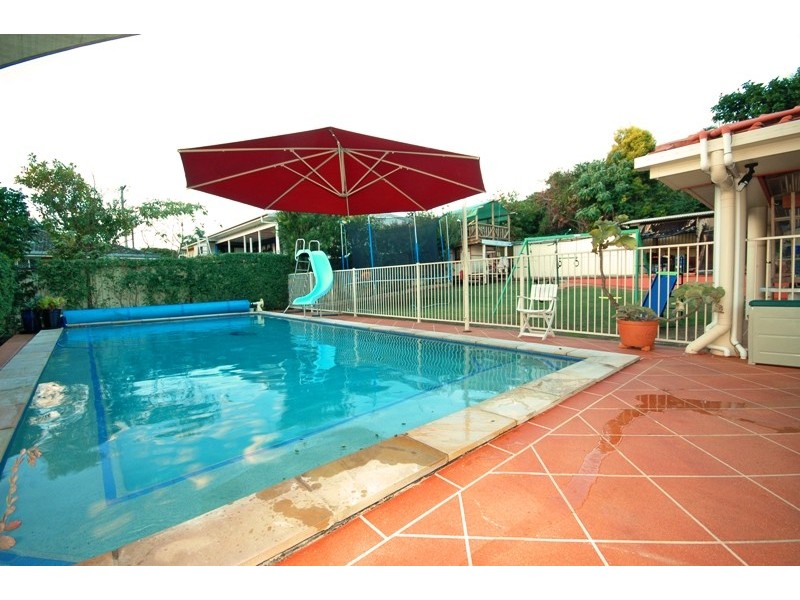 8 Algona Street, Labrador QLD 4215