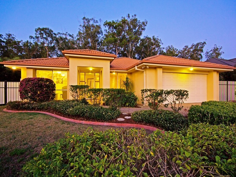 123 Arun Drive, Arundel QLD 4214