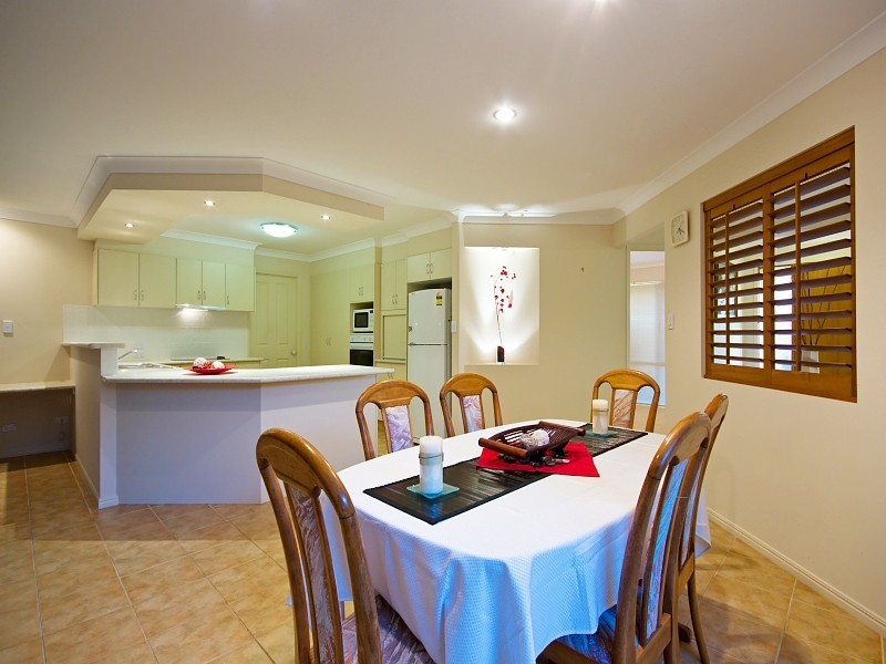 123 Arun Drive, Arundel QLD 4214
