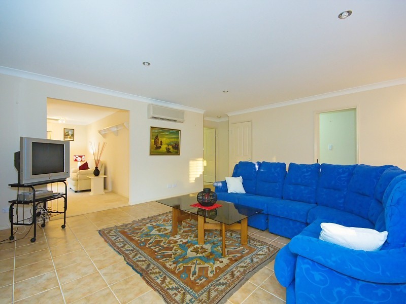 123 Arun Drive, Arundel QLD 4214