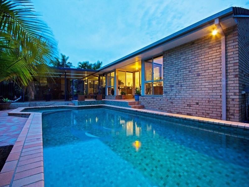 21 Clubhouse Drive, Arundel QLD 4214
