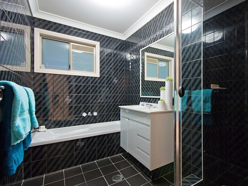 21 Clubhouse Drive, Arundel QLD 4214