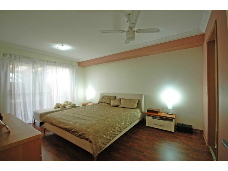 37/82-86 Limetree Parade, Runaway Bay QLD 4216