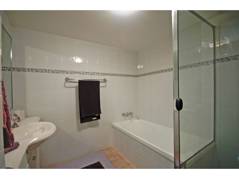 37/82-86 Limetree Parade, Runaway Bay QLD 4216