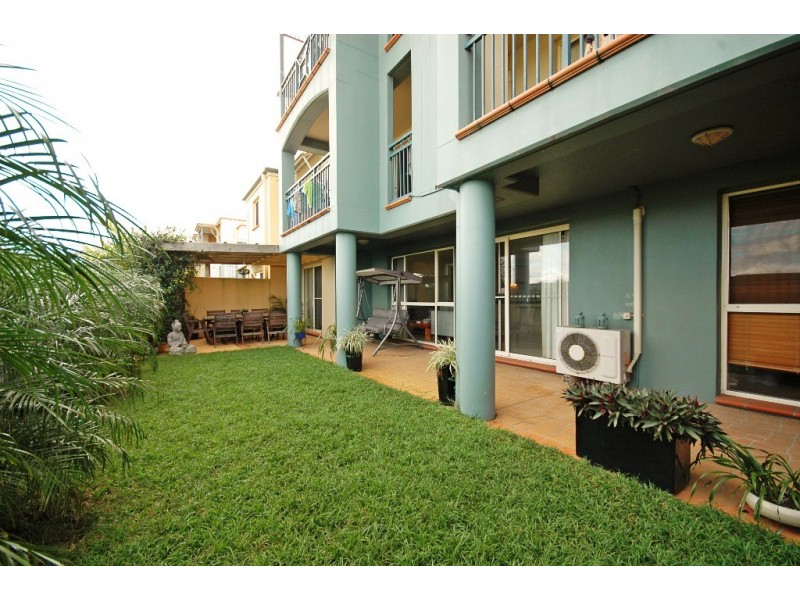 37/82-86 Limetree Parade, Runaway Bay QLD 4216