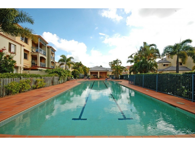 37/82-86 Limetree Parade, Runaway Bay QLD 4216