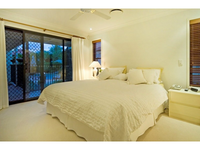 8 Shoreham Chase, Arundel QLD 4214