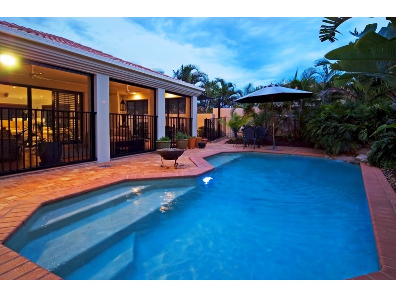 8 Shoreham Chase, Arundel QLD 4214