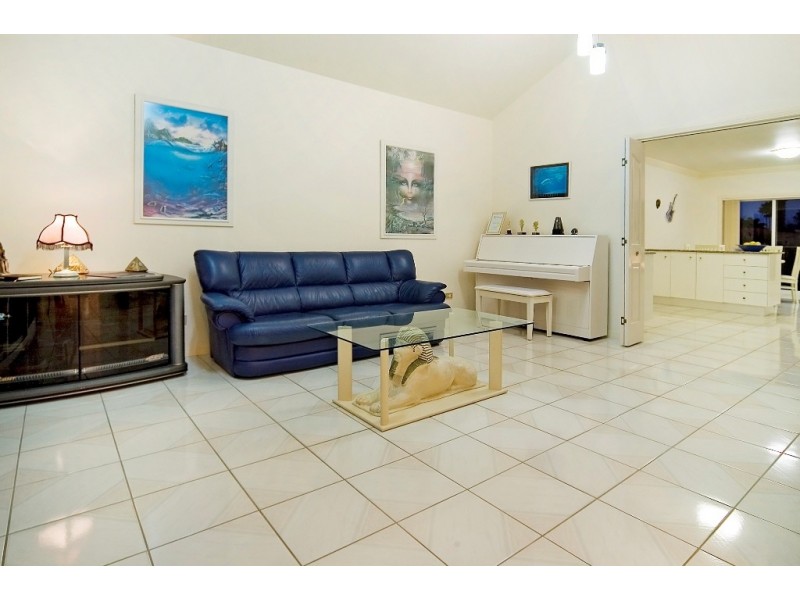 52 Pebble Beach Drive, Runaway Bay QLD 4216