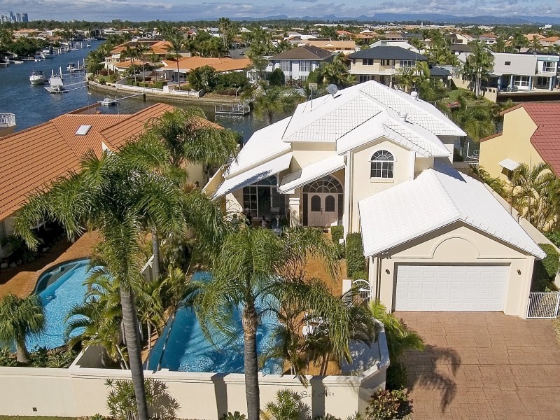 52 Pebble Beach Drive, Runaway Bay QLD 4216