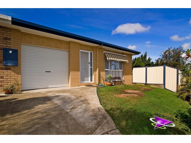 2/2 Hill Court, Labrador QLD 4215