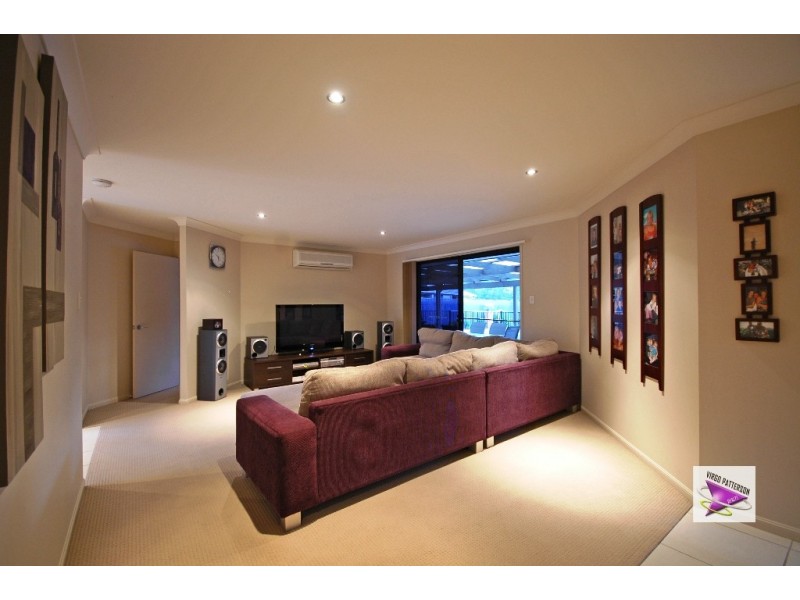 2/106 Glade Drive, Gaven QLD 4211