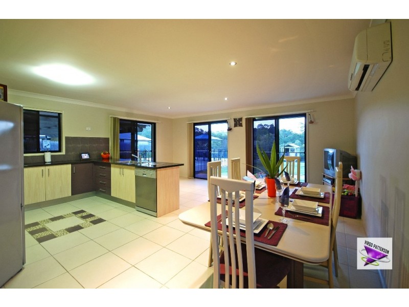 2/106 Glade Drive, Gaven QLD 4211