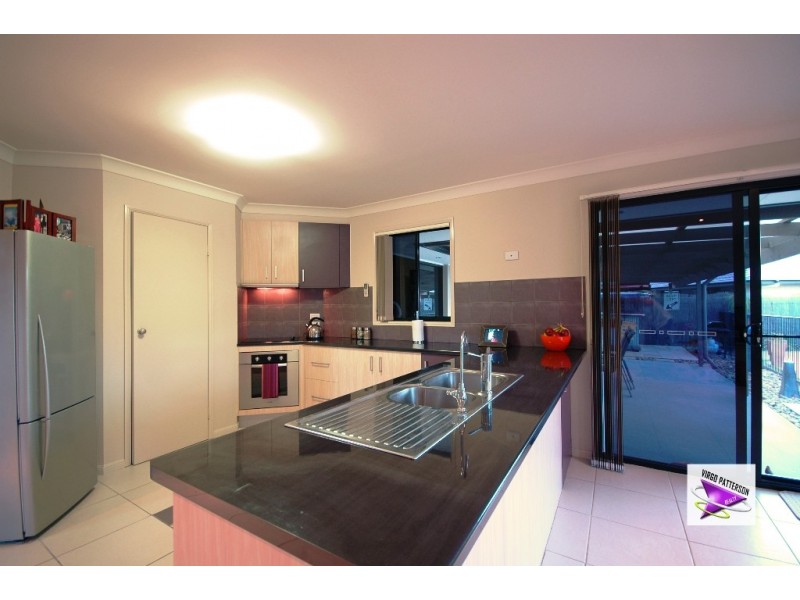 2/106 Glade Drive, Gaven QLD 4211