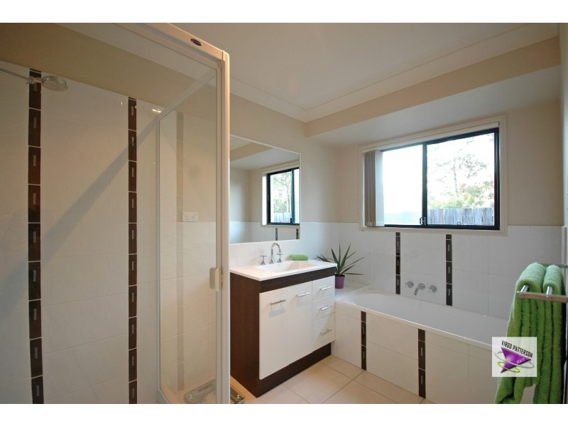 2/106 Glade Drive, Gaven QLD 4211