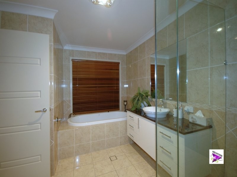 59 Crystal Creek Rd, Willow Vale QLD 4209