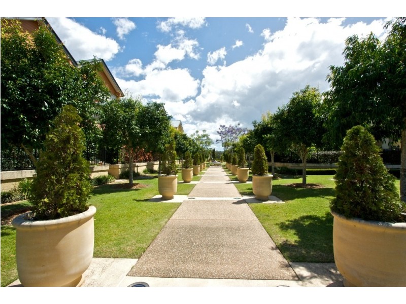 2056/1 The Vistas Drive, Carrara QLD 4211