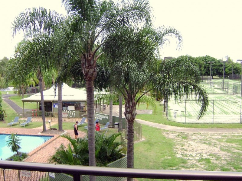 Clear Island Waters QLD 4226