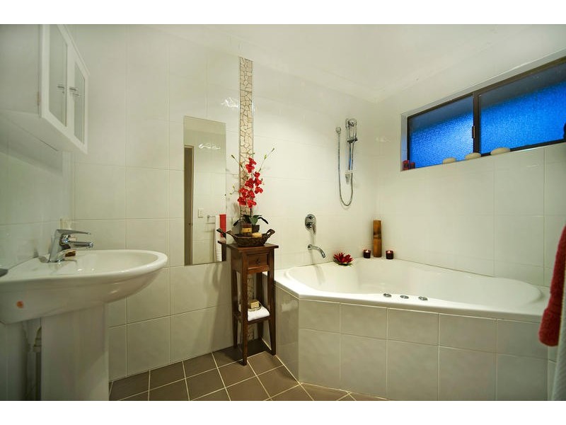 94 Columbus Drive, Hollywell QLD 4216