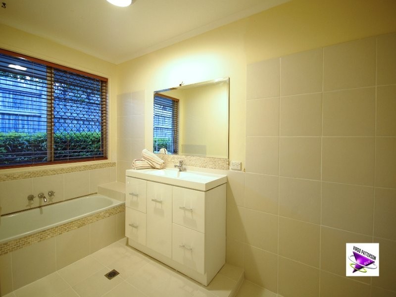 3 Collingwood Court, Arundel QLD 4214