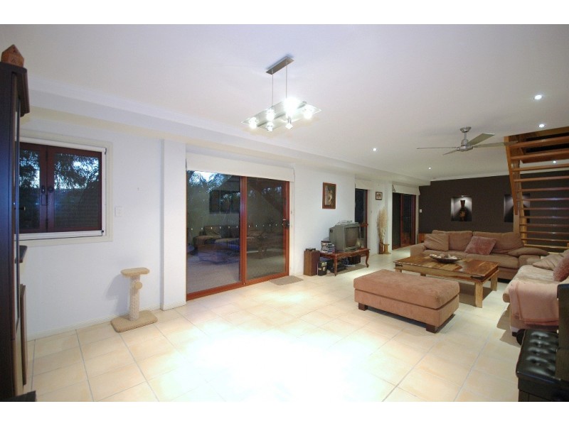 7 Stanhope Court, Worongary QLD 4213