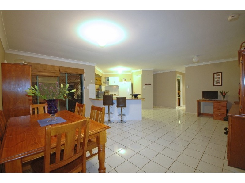4 Chatham Avenue, Pacific Pines QLD 4211