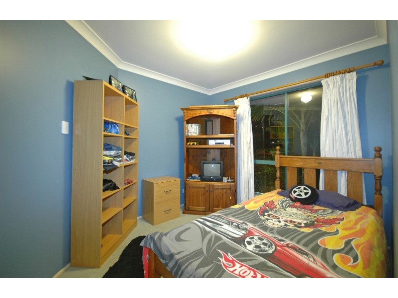 4 Chatham Avenue, Pacific Pines QLD 4211