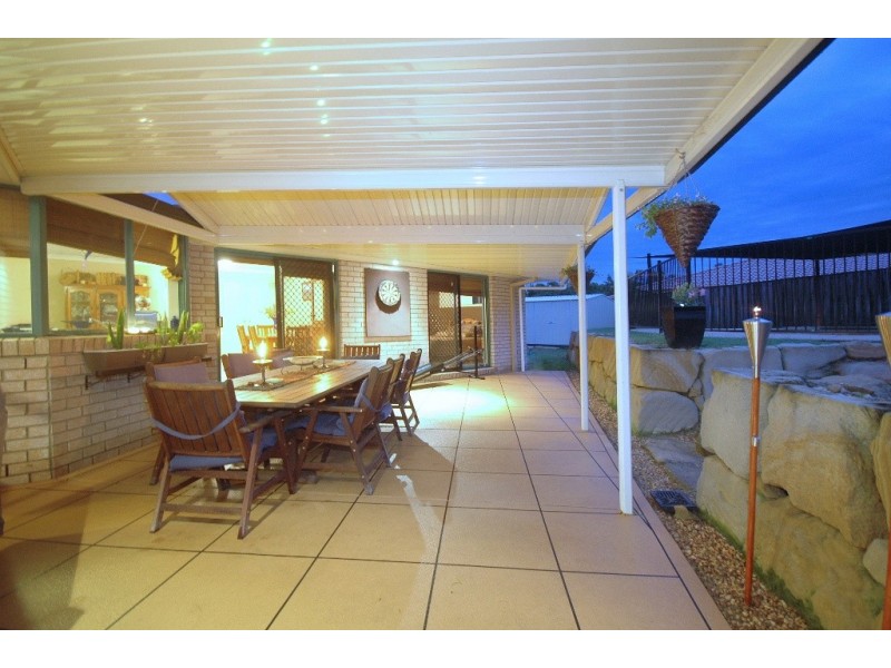 4 Chatham Avenue, Pacific Pines QLD 4211