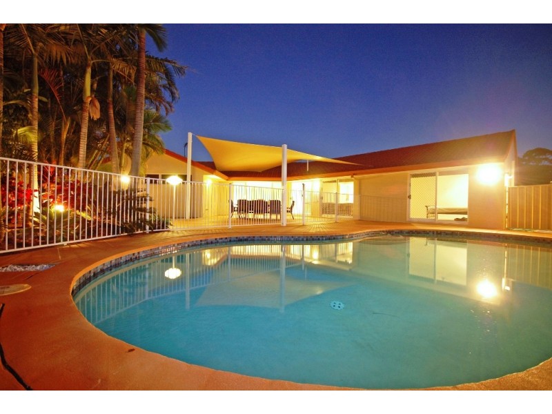 4 Lamb Street, Broadbeach Waters QLD 4218