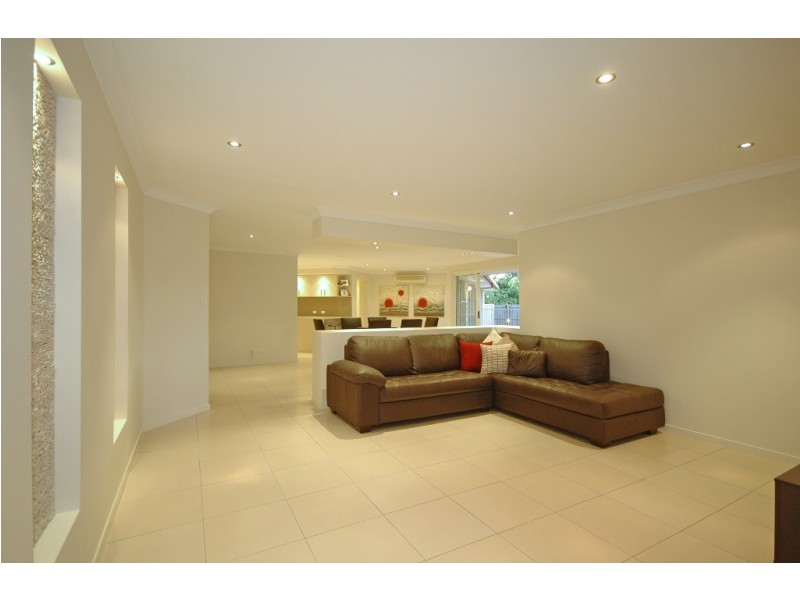 4 Lamb Street, Broadbeach Waters QLD 4218