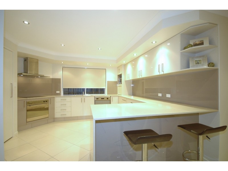 4 Lamb Street, Broadbeach Waters QLD 4218