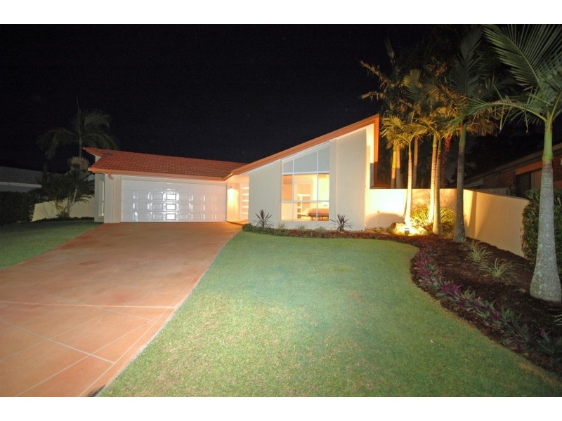 4 Lamb Street, Broadbeach Waters QLD 4218