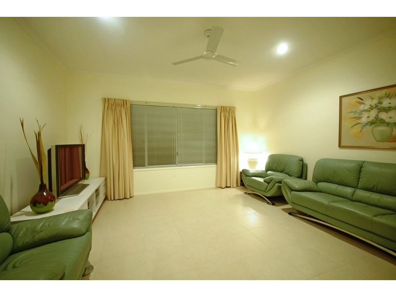 16 Greendragon Crescent, Upper Coomera QLD 4209