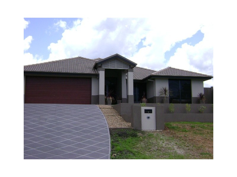 25 Cossington Court, Maudsland QLD 4210