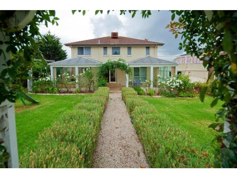 36 Blackwood Drive, Hampton Park VIC 3976