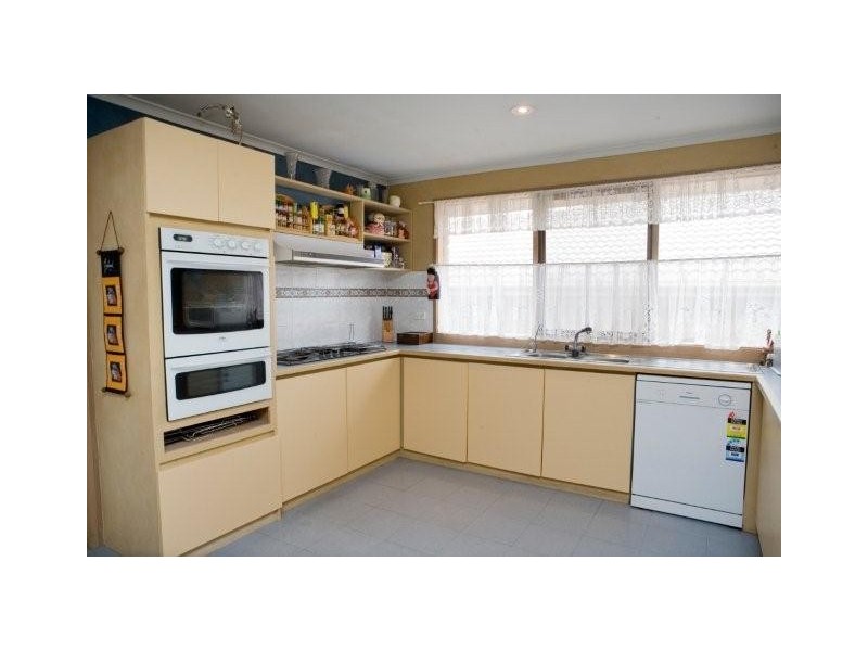 15 Wallowa Crescent, Narre Warren VIC 3805