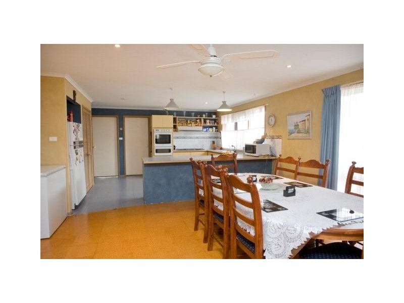 15 Wallowa Crescent, Narre Warren VIC 3805