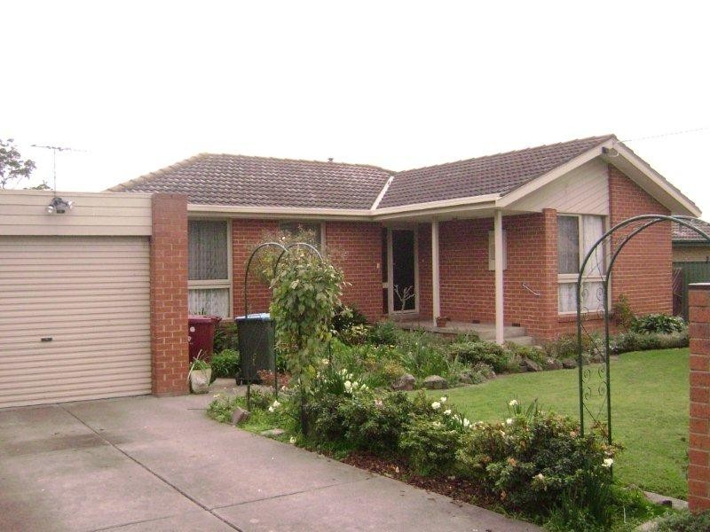 12 Strawbent Rise, Narre Warren VIC 3805