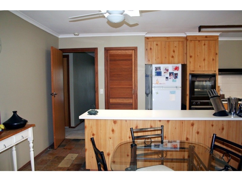 12 Strawbent Rise, Narre Warren VIC 3805