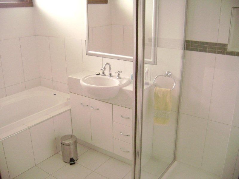 12 Strawbent Rise, Narre Warren VIC 3805