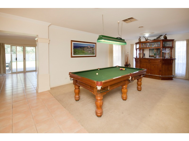 2 Gustavus Place, Narre Warren South VIC 3805