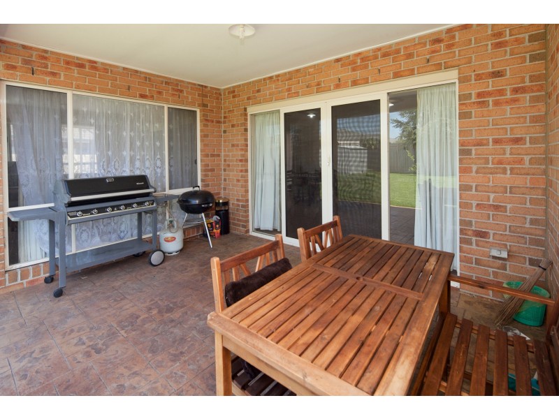 2 Gustavus Place, Narre Warren South VIC 3805